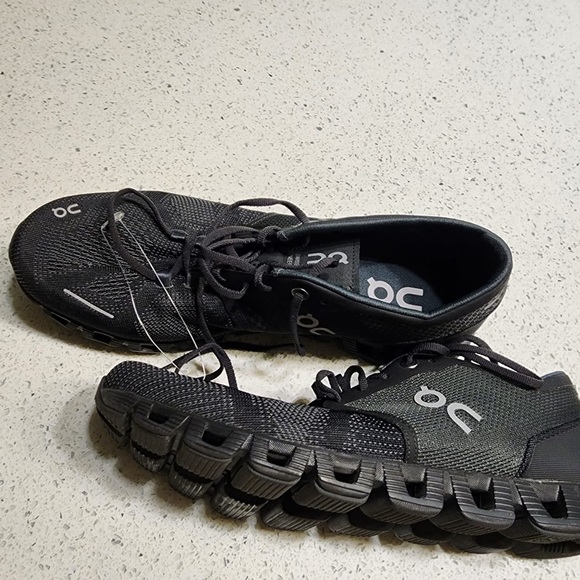 On cloud running active shoes - Picture 2 of 5